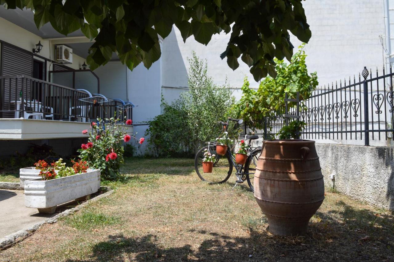Manos Kritikakis Apartments Platamonas Esterno foto
